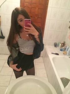 Tuzla Otomobilde Anal Yapan Çıtır Escort Bayan İyem