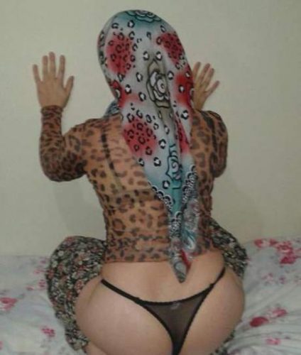 Kurtköy Evinde Görüşen Türbanlı Escort Bayan Nefise